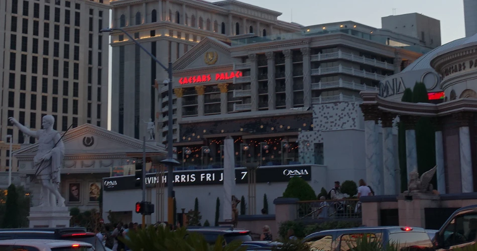 10 Best Las Vegas Nightlife Spots: Clubs, Lounges & Bars You Can’t Miss