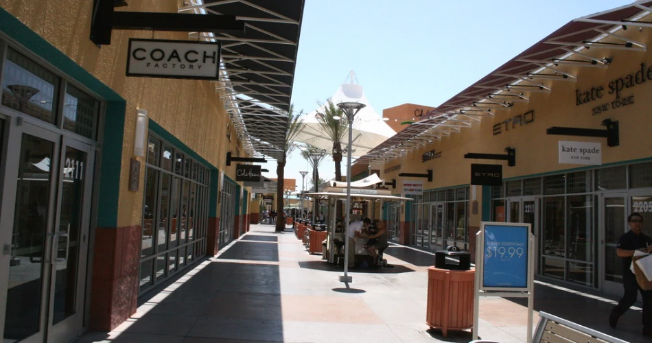 10 Best Places to Go Shopping in Las Vegas