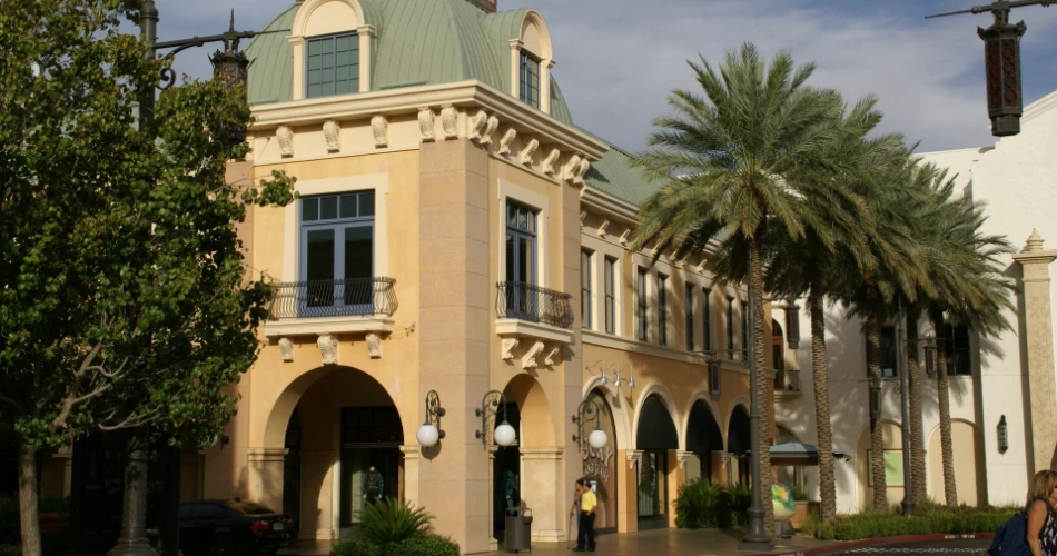 10 Best Places to Go Shopping in Las Vegas